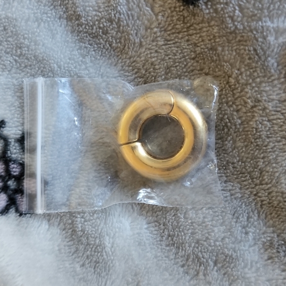 Accessories Nwot Seamless Cbr Ring In Gold Gauge Poshmark
